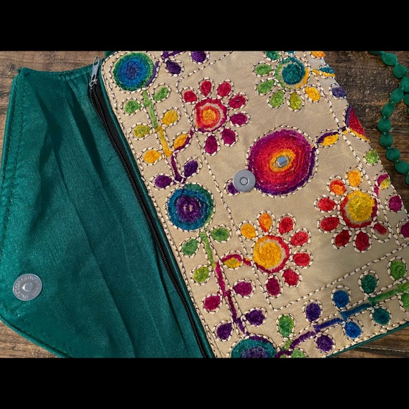 CLUTCH Summer Handbag Special Occasion Brunch Wedding Fun Unique Colorful - Picture 4 of 7